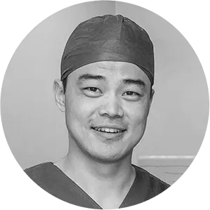 Headshot of Dr Christopher Cao, Sydney cardiothoracic and thoracic surgeon